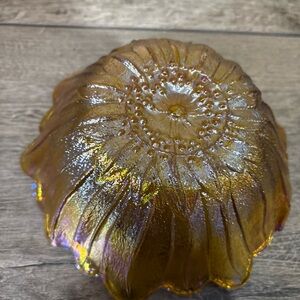 Vintage GOLDEN Iridescent Leafy Sun Flower Lily Glass Bowl 7 1/8" Carnival Party